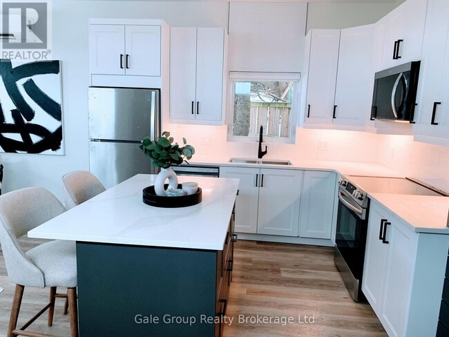 Photo - 77 N Park Crescent