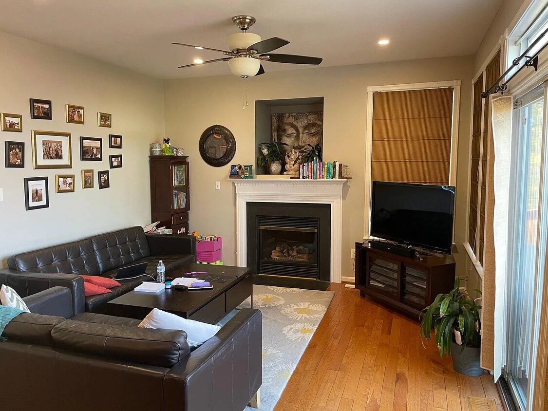 Photo - 13438 Burrough Farm Dr (Herndon, VA)