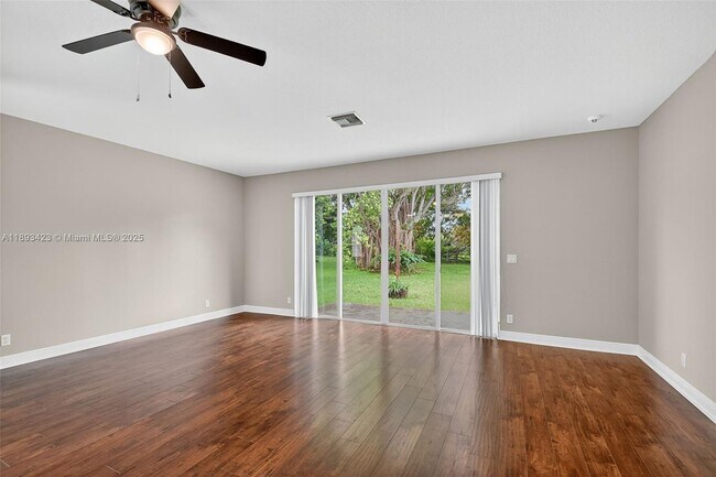 Photo - 1729 11th Ave N