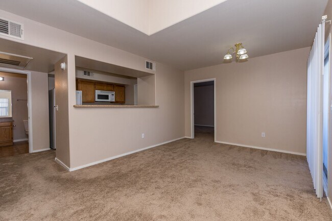 Photo - Lovely 2-Bedroom Condo in the Tuscano Comm... Unidad 2106