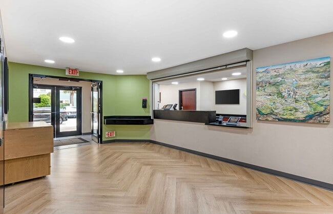 Furnished Studio-Tampa - Airport - Spruce Street