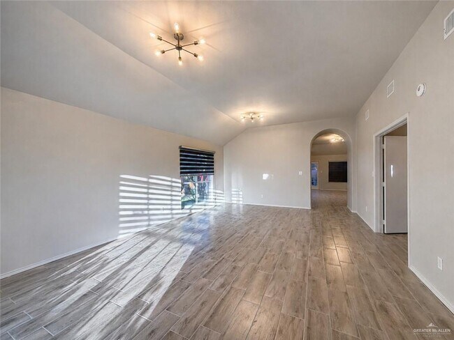 16 Santa Inez St