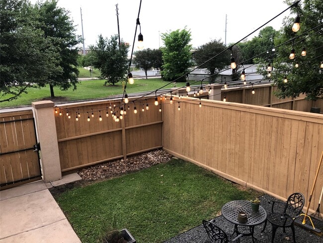 Photo - 115 E 2nd St