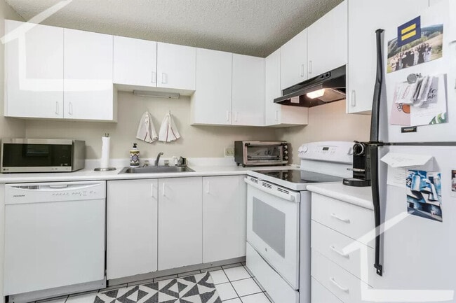 Photo - 16 Elmer St Unit 402