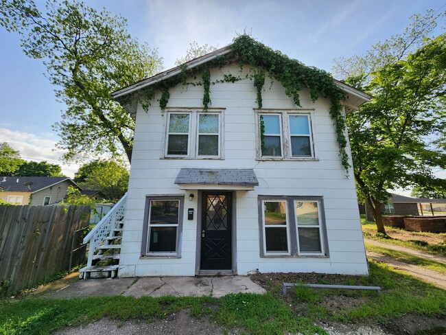 Photo - 315 S Stonewall Ave House