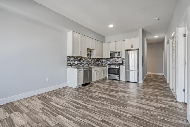 Photo - 424 Whiton St Unit 304