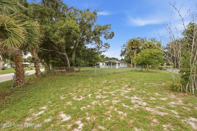 Photo - 2267 Robinhood Dr