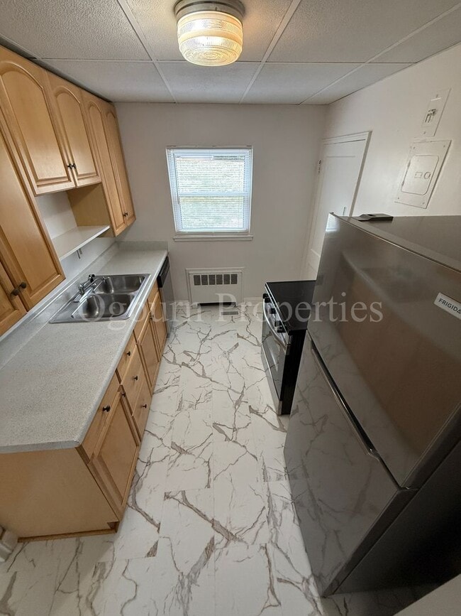 Photo - 2505-A Queen St-Miller Park-2BR/1BA-1st Floor APT!!!