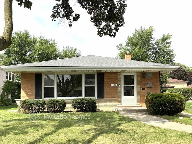 Building Photo - 4532 W 102nd St Rental