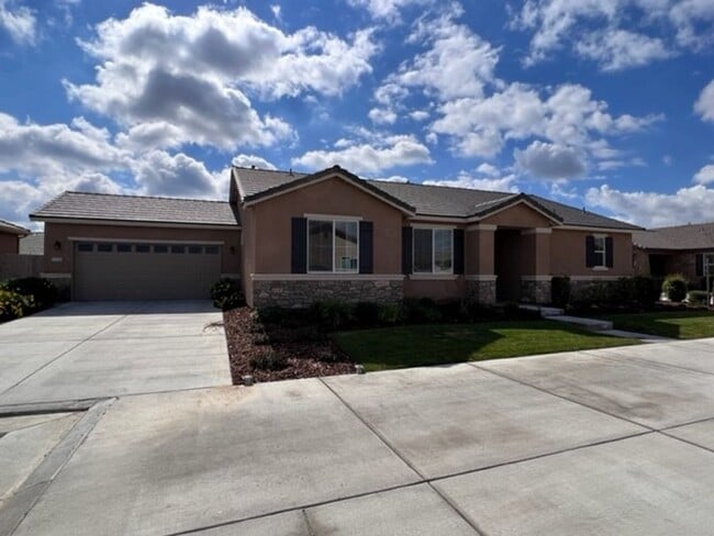 Building Photo - Coming Soon!