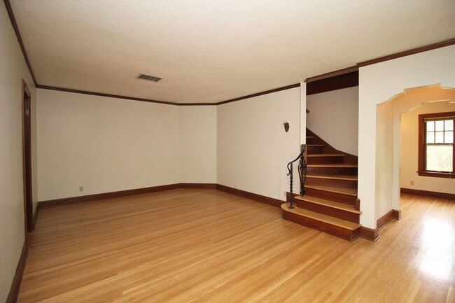 Photo - 2904-2914 SE Washington St & 606 SE 29th Ave Unidad 606