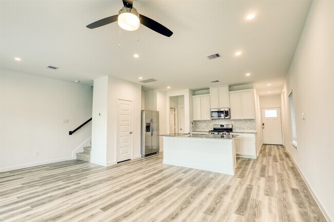 Photo - 2818 Lisburn Ter Ln