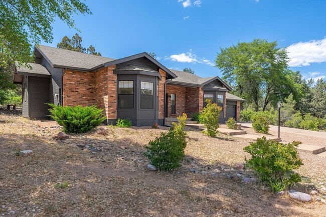 Photo - 908 S Manzanita Dr