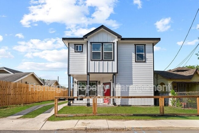 Building Photo - 323 Gabriel Unit 101