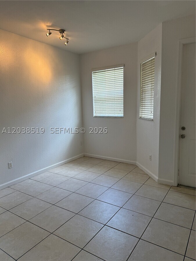 Photo - 551 NE 21st Terrace
