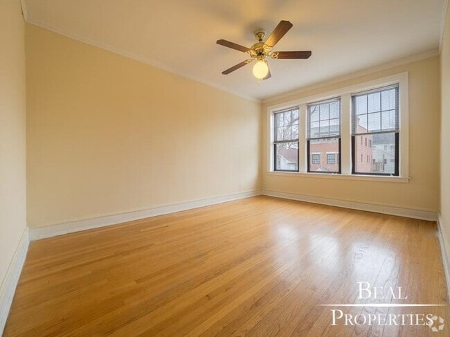 Building Photo - 2 bedroom in CHICAGO IL 60613 Unit 1 Rental