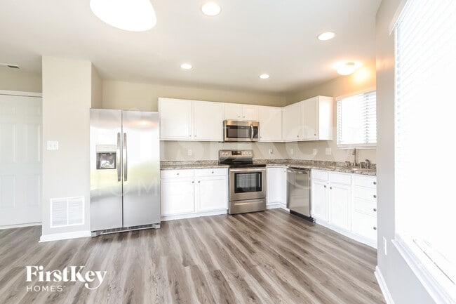 Photo - 6159 N Woods Edge Dr