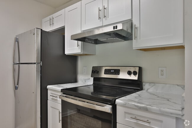 Poplar Place Apartments