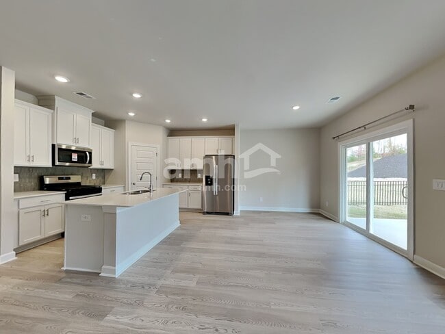 Photo - 206 Granby Trl