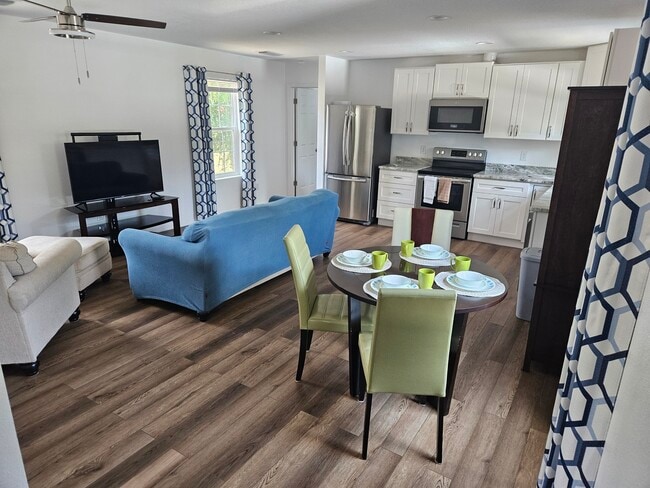 Photo - 714 N Warfield Ave