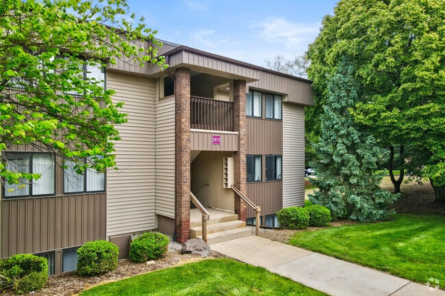 Main photo - Entry - Arbor Lake Apartments