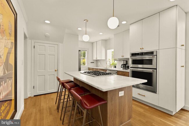 Photo - 7208 Delfield St