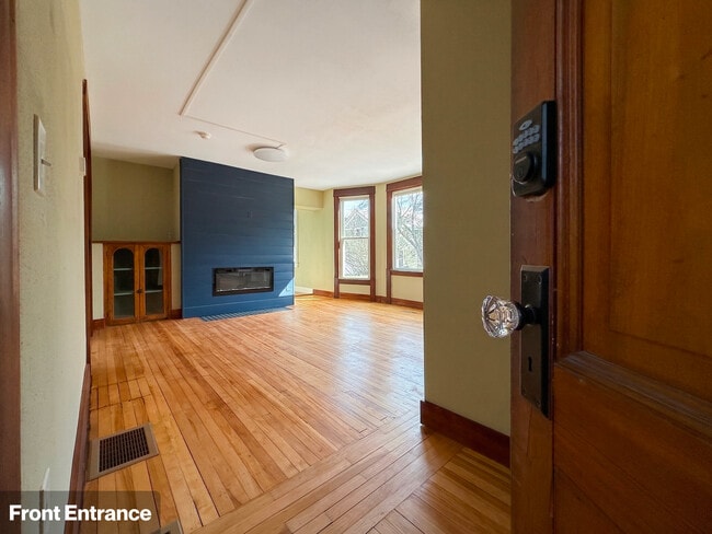 Front Entrance - 2613 Bryant Ave S Unit 2613 Bryant Ave S - FL1