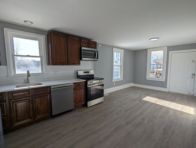 Photo - 15 Main St Apartment Unit 1 Front
