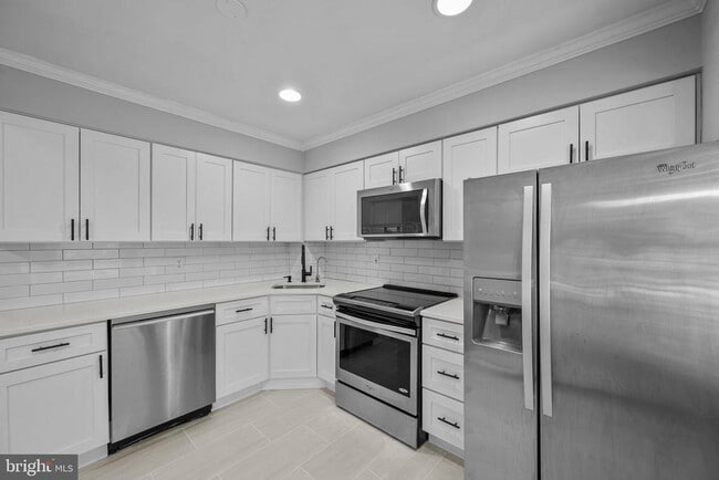 Photo - 2035 S Glebe Rd