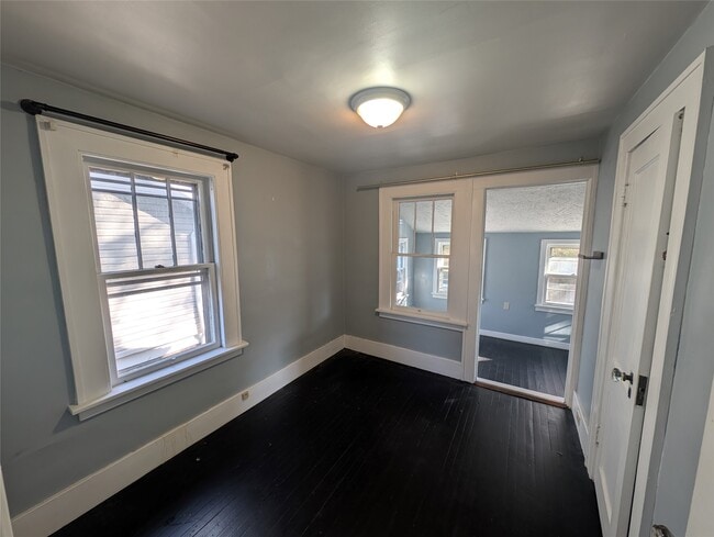 Photo - 1675 W 9th St