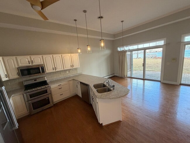 Building Photo - 41 Clearwater Dr