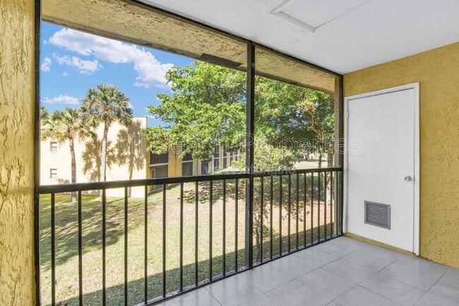 Photo - 112 Meadows Cir