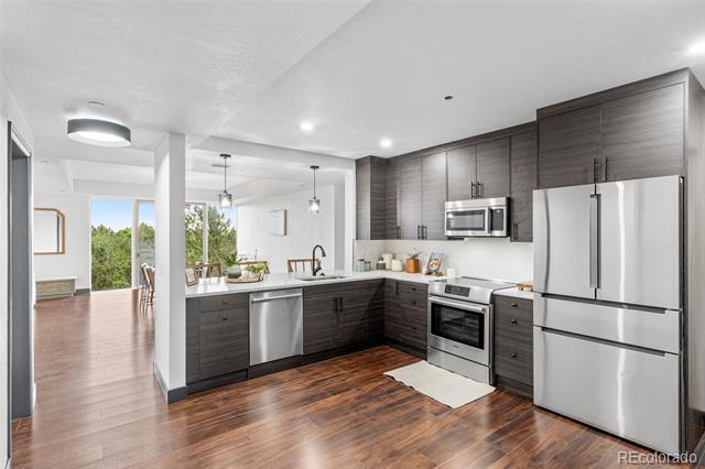 Photo - 1900 E Girard Pl Unidad 505