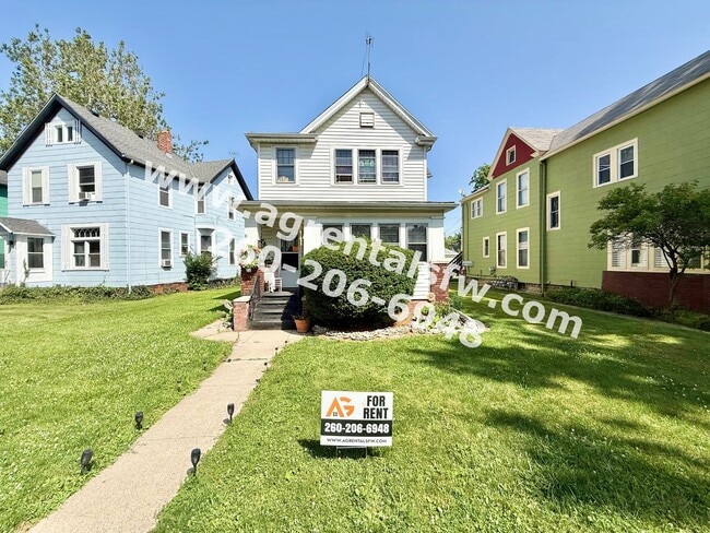 Building Photo - 811 Columbia Ave Unit 811 Columbia Ave