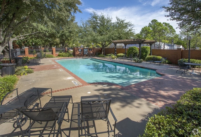 Pool - The Harrison Apartamentos