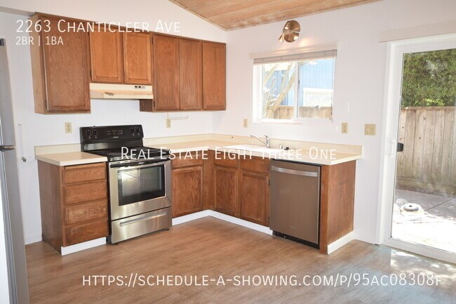 Photo - 2263 Chanticleer Ave