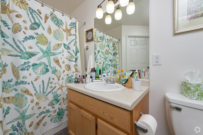 1BR, 1BR - 868SF - Bathroom
