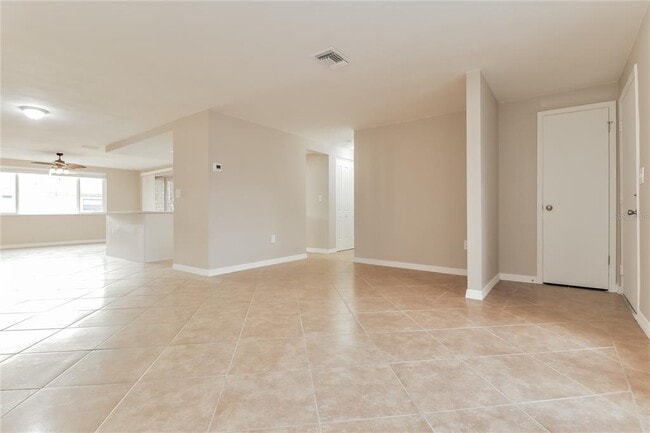 Photo - 4153 Woodtrail Blvd
