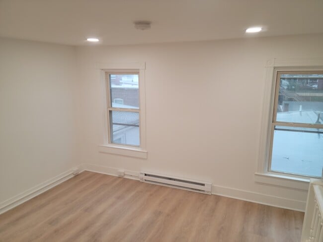 Photo - 254 E Ross St Unit 2