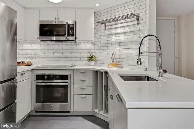 Photo - 1438 Meridian Pl NW Unit 105