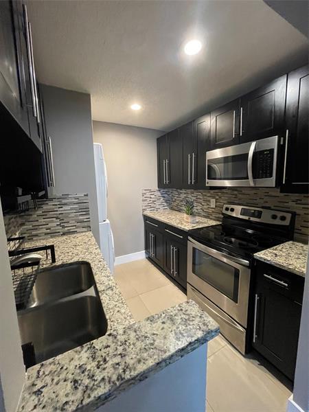 Building Photo - 10092 Twin Lakes Dr Rental