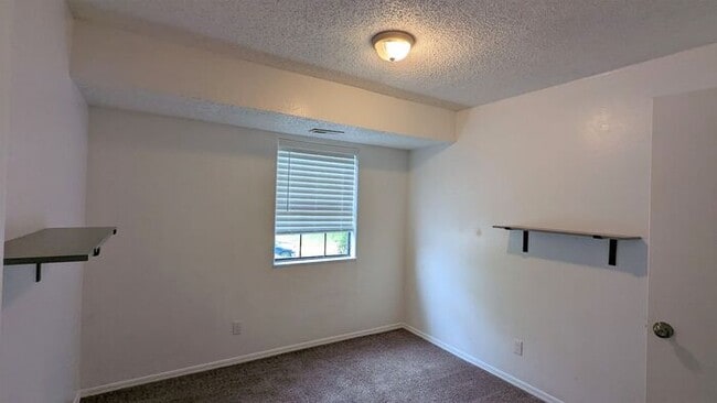3 Bed 2.5 Bath 2 Car Garage - Council Village Add -Bethany Ok