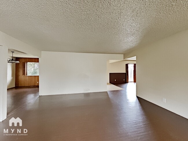 Photo - 750 Rhode Island Dr