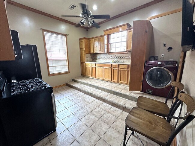 Photo - 3690 St James Blvd