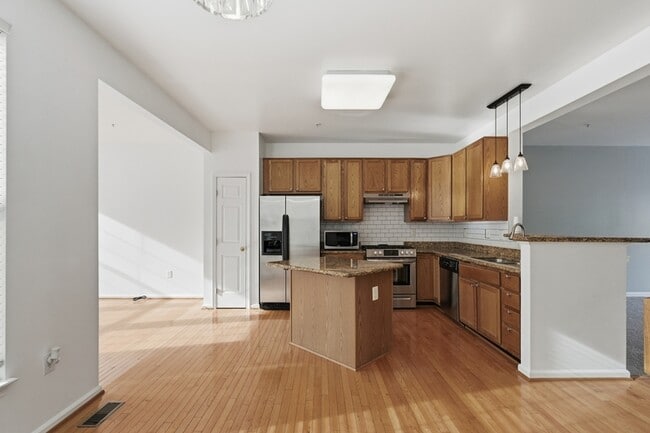 Photo - 7402 Serenade Cir