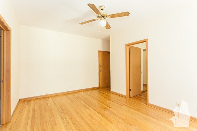 Photo - 635 W Barry Ave Unit 202