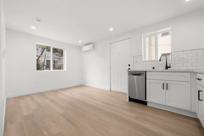 Photo - 4012 S Hillcrest Dr Unit 4012a