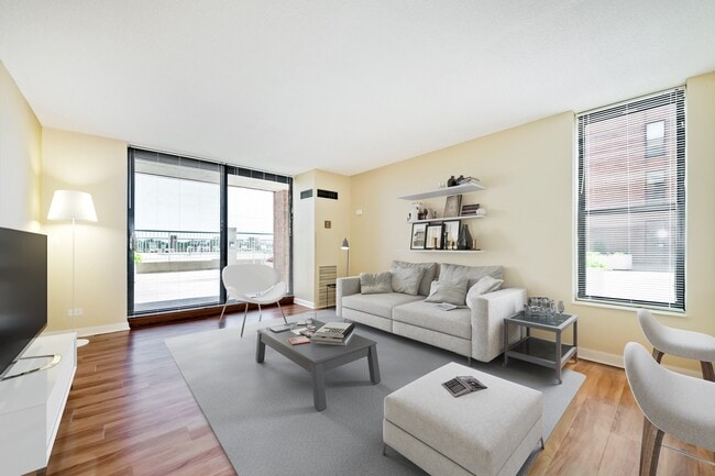 Photo - Evanston Place
