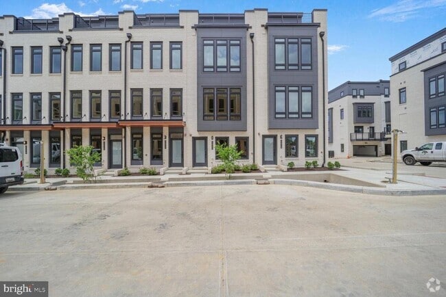 Building Photo - 2614 Connecticut Ave NW Rental
