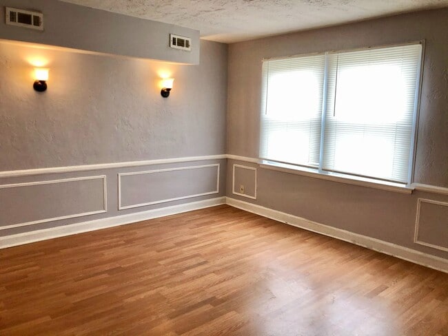 Photo - Large 3-Bed, w/ Central Air & Laundry in-unit